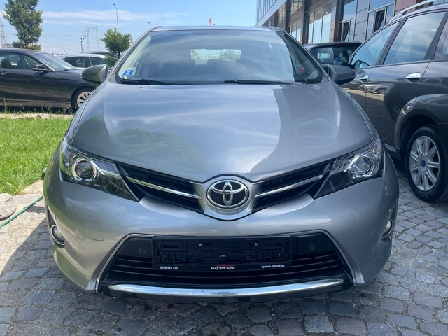 Toyota Auris 1.4 d4d Active - автомобили, коли, обяви за нови и употребявани 2