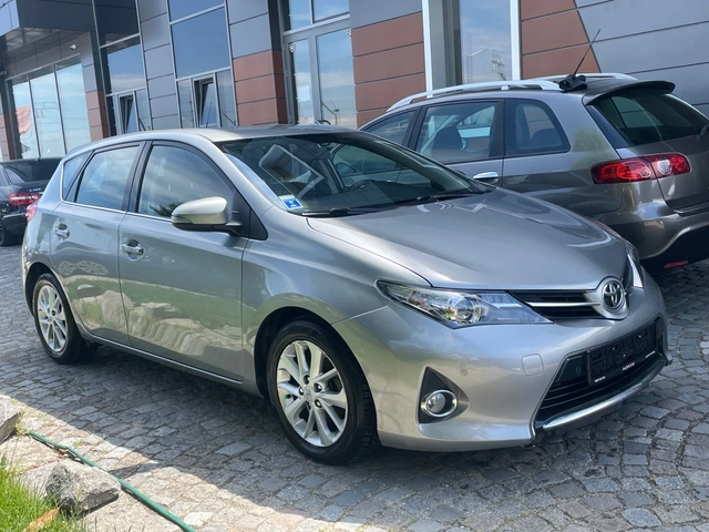 Toyota Auris 1.4 d4d Active - автомобили, коли, обяви за нови и употребявани 3