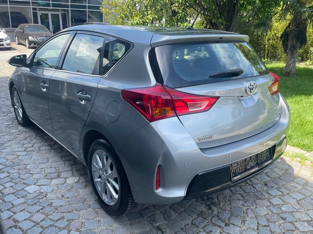 Toyota Auris 1.4 d4d Active - автомобили, коли, обяви за нови и употребявани 6