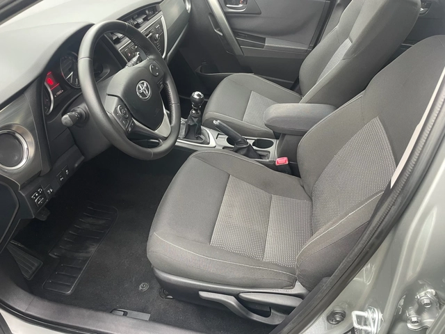 Toyota Auris 1.4 d4d Active - автомобили, коли, обяви за нови и употребявани 7