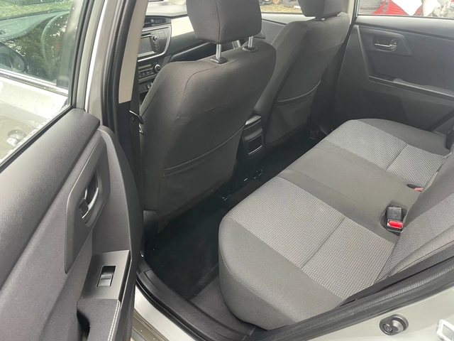 Toyota Auris 1.4 d4d Active - автомобили, коли, обяви за нови и употребявани 8
