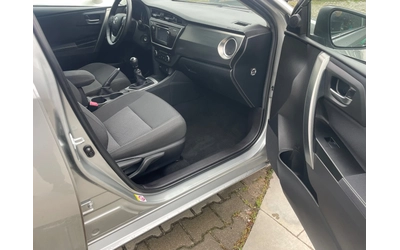 Toyota Auris 1.4 d4d Active - автомобили, коли, обяви за нови и употребявани 9