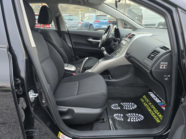 Toyota Auris 1.4 D4D 90 К.С. 6 СКОРОСТИ КЛИМАТРОНИК - автомобили, коли, обяви за нови и употребявани 11
