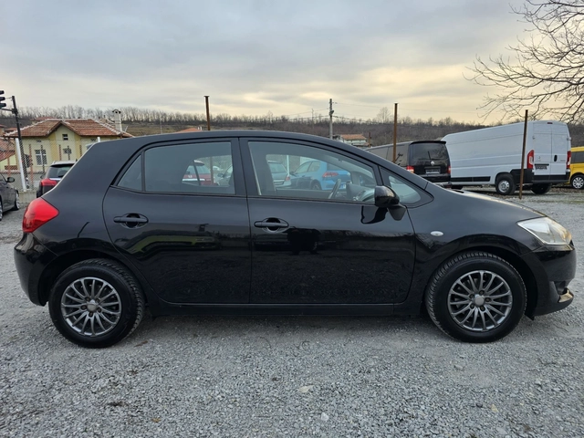 Toyota Auris 1.4 D4D 90 К.С. 6 СКОРОСТИ КЛИМАТРОНИК - автомобили, коли, обяви за нови и употребявани 5