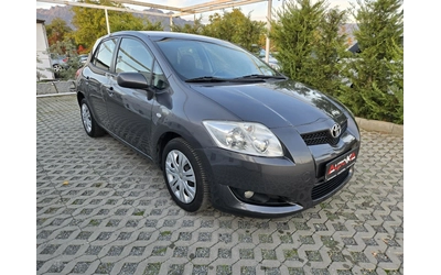 toyota-auris - 1