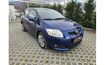 toyota-auris - 1