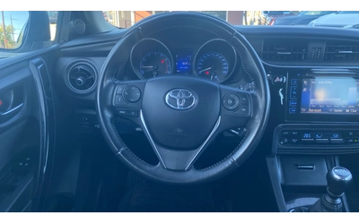 Toyota Auris 1.2T MT - автомобили, коли, обяви за нови и употребявани 10