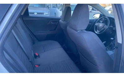 Toyota Auris 1.2T MT - автомобили, коли, обяви за нови и употребявани 8