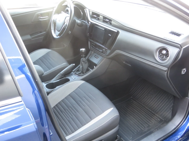 Toyota Auris 1, 2 - автомобили, коли, обяви за нови и употребявани 12