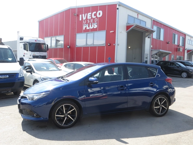Toyota Auris 1, 2 - автомобили, коли, обяви за нови и употребявани 1
