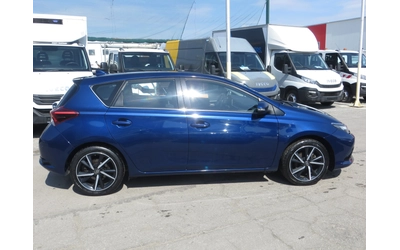 toyota-auris - 4