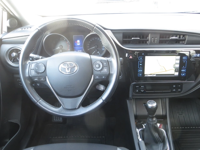 Toyota Auris 1, 2 - автомобили, коли, обяви за нови и употребявани 7