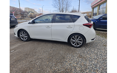 Тойота Аурис - автомобили, коли, обяви за нови и употребявани 9