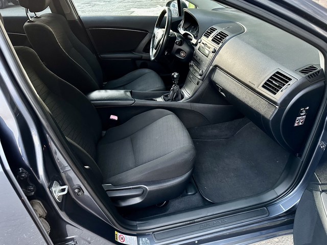 Toyota Avensis 2.0 - автомобили, коли, обяви за нови и употребявани 11