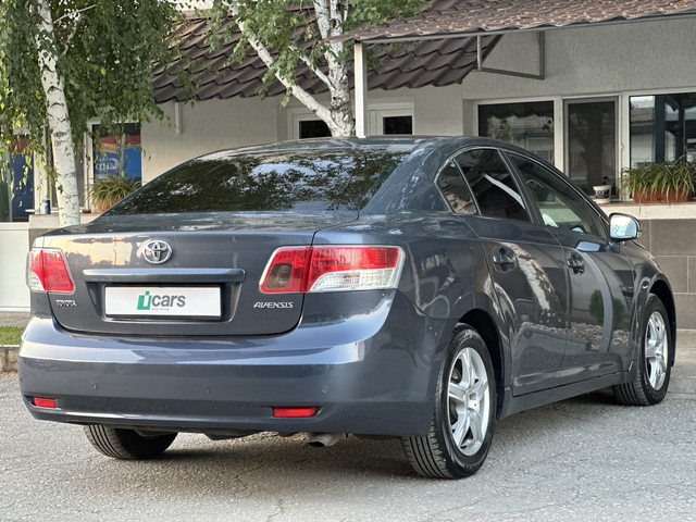Toyota Avensis 2.0 - автомобили, коли, обяви за нови и употребявани 3