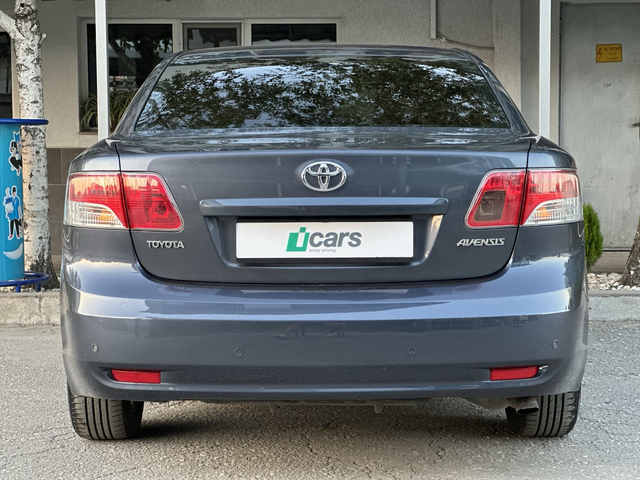 Toyota Avensis 2.0 - автомобили, коли, обяви за нови и употребявани 4