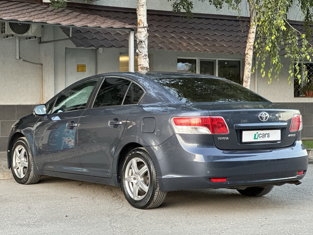 Toyota Avensis 2.0 - автомобили, коли, обяви за нови и употребявани 5