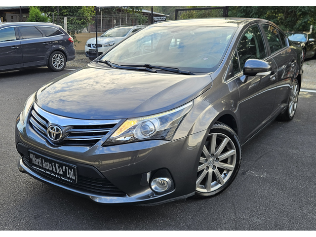 Toyota Avensis 2.2 D4D - автомобили, коли, обяви за нови и употребявани 3