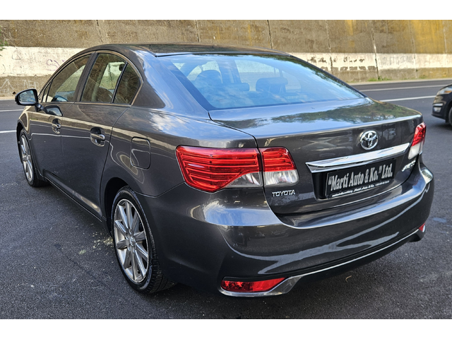 Toyota Avensis 2.2 D4D - автомобили, коли, обяви за нови и употребявани 5