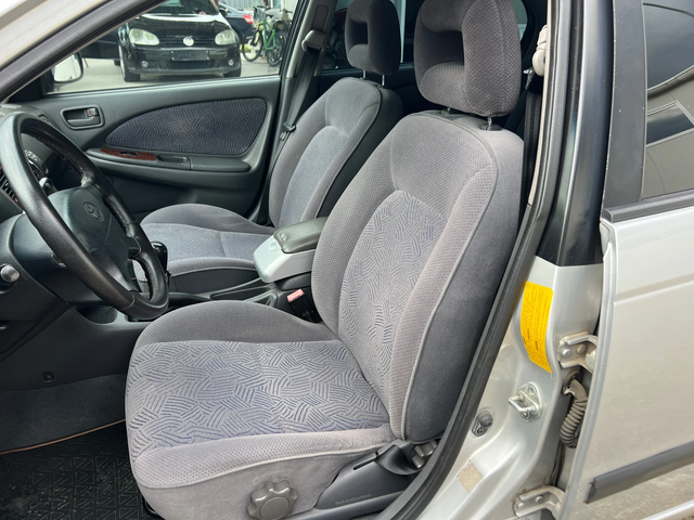 Toyota Avensis 2.0TD-90к.с/Климатик/Автоматични фарове/ел. Пакет - автомобили, коли, обяви за нови и употребявани 10