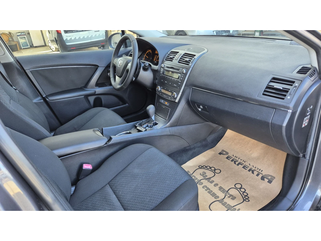 Toyota Avensis 2.2 диз 150к.с. - автомобили, коли, обяви за нови и употребявани 13