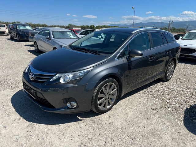 Toyota Avensis 2.2 D - автомобили, коли, обяви за нови и употребявани 0