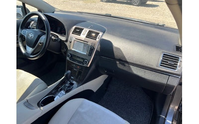 Toyota Avensis 2.2 D - автомобили, коли, обяви за нови и употребявани 11