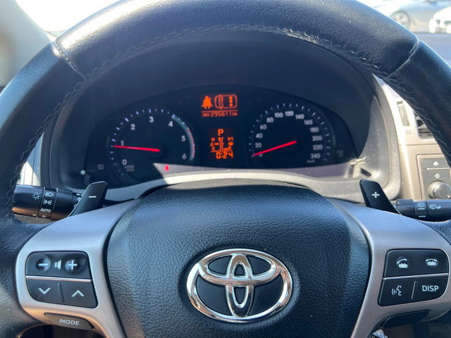 Toyota Avensis 2.2 D - автомобили, коли, обяви за нови и употребявани 14