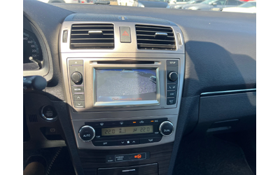 Toyota Avensis 2.2 D - автомобили, коли, обяви за нови и употребявани 15
