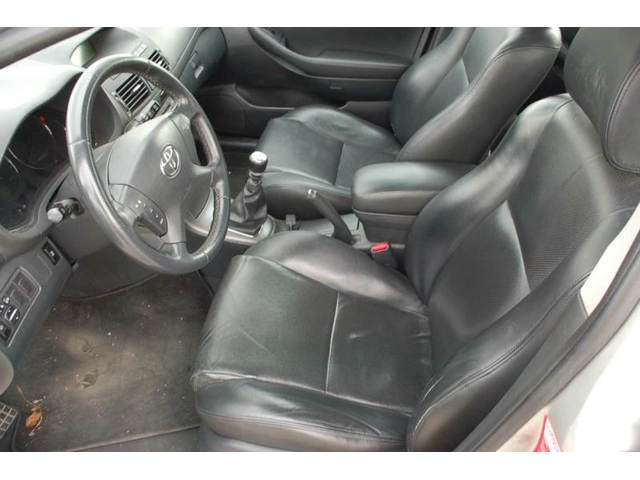 Toyota Avensis 2.2 D4D - автомобили, коли, обяви за нови и употребявани 1