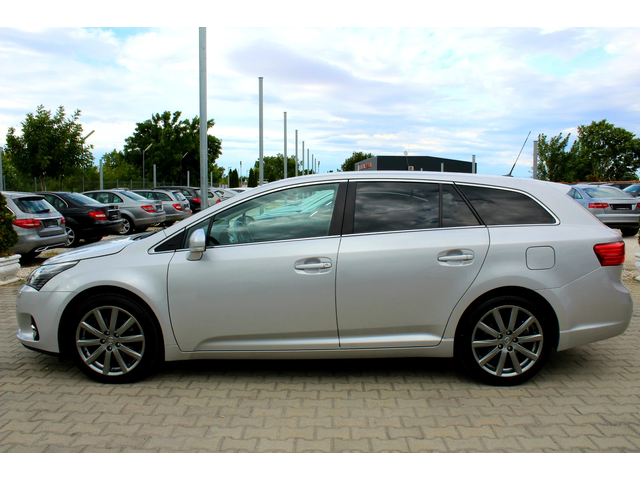 Toyota Avensis 2.2 D-4D D-Cat Executive/ЛИЗИНГ - автомобили, коли, обяви за нови и употребявани 2