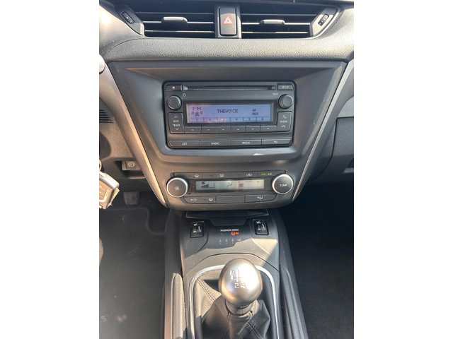 Toyota Avensis 1.6 VVT-I EURO 6 - автомобили, коли, обяви за нови и употребявани 11