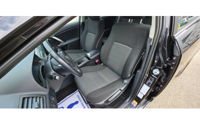 Toyota Avensis 1.6i 132k.c UNIKAT EURO 5B - автомобили, коли, обяви за нови и употребявани 8