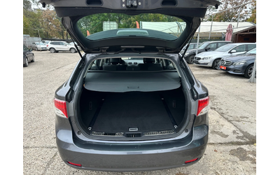 Toyota Avensis 2.0 D - автомобили, коли, обяви за нови и употребявани 10