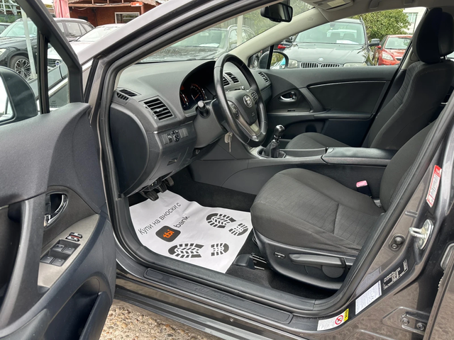 Toyota Avensis 2.0 D - автомобили, коли, обяви за нови и употребявани 8