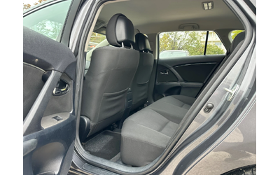 Toyota Avensis 2.0 D - автомобили, коли, обяви за нови и употребявани 9