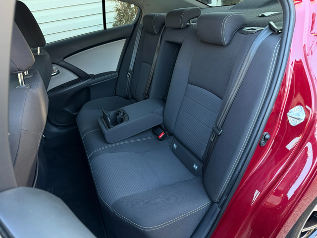 Toyota Avensis 1.8I* СЕРВИЗНА КНИЖКА* ПЪЛНА  ИСТОРИЯ В ТОЙОТА - автомобили, коли, обяви за нови и употребявани 8