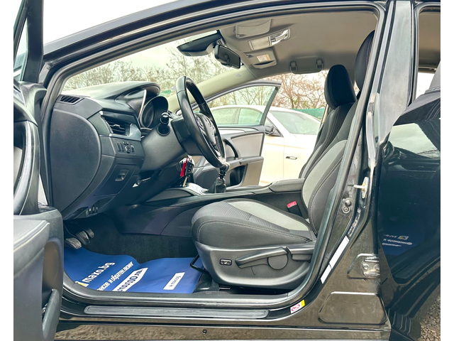 Toyota Avensis 1.8VVT-I 147HP NAVI - автомобили, коли, обяви за нови и употребявани 8