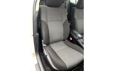 Toyota Avensis D4d - автомобили, коли, обяви за нови и употребявани 8