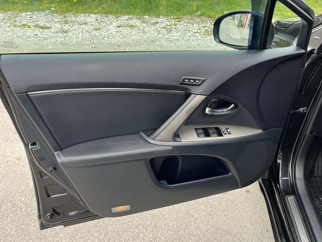 Toyota Avensis 2.2d 150кс FACE FULL ОБСЛУЖЕНА ВНОС ИТАЛИЯ - автомобили, коли, обяви за нови и употребявани 6