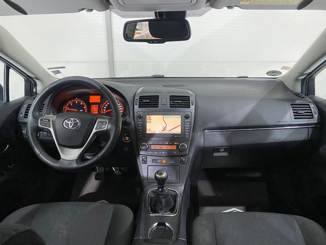 Toyota Avensis - автомобили, коли, обяви за нови и употребявани 7