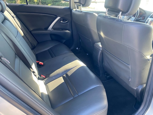 Toyota Avensis 2.0D - автомобили, коли, обяви за нови и употребявани 11