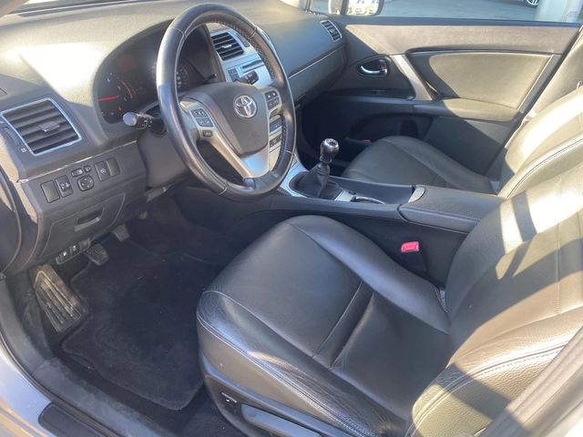 Toyota Avensis 2.0D - автомобили, коли, обяви за нови и употребявани 13