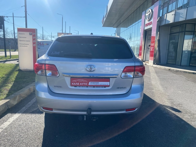 Toyota Avensis 2.0D - автомобили, коли, обяви за нови и употребявани 4