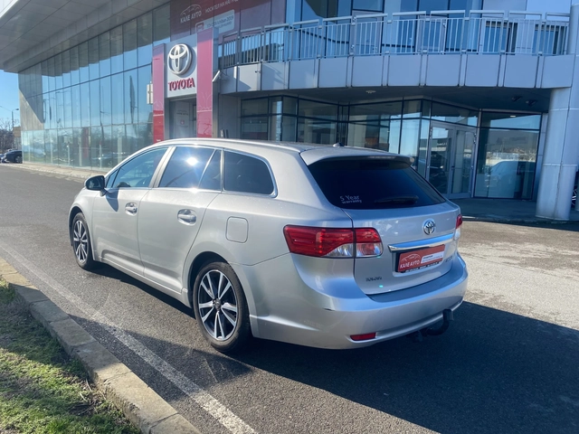 Toyota Avensis 2.0D - автомобили, коли, обяви за нови и употребявани 5