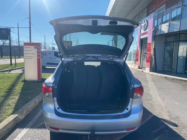 Toyota Avensis 2.0D - автомобили, коли, обяви за нови и употребявани 8