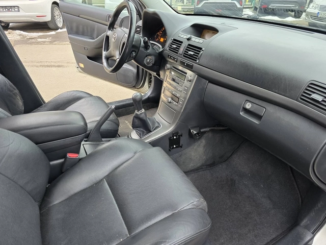 Toyota Avensis 2.0 BENZ - автомобили, коли, обяви за нови и употребявани 12
