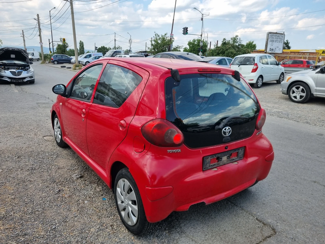 Toyota Aygo 1, 000 EURO4 - автомобили, коли, обяви за нови и употребявани 2