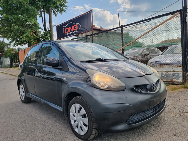 Toyota Aygo 1, 000 EURO4 - автомобили, коли, обяви за нови и употребявани 0