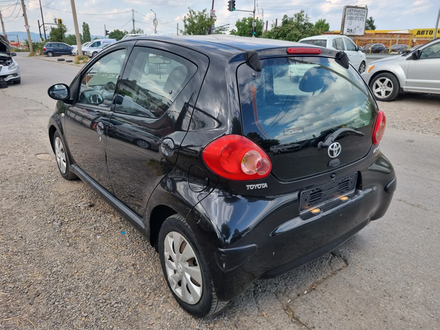 Toyota Aygo 1, 000 EURO4 - автомобили, коли, обяви за нови и употребявани 3